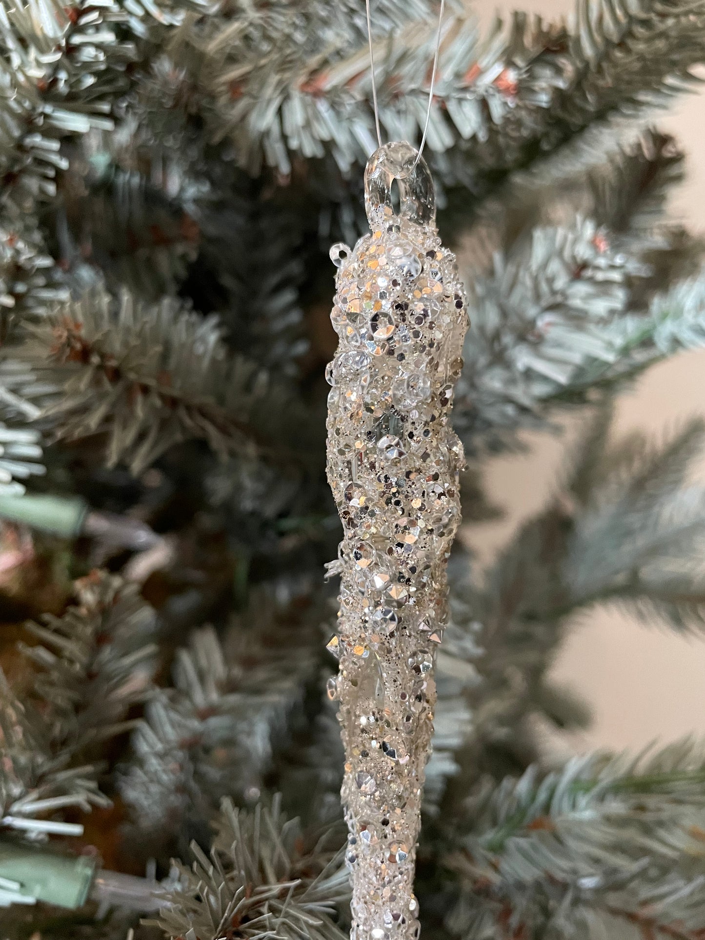 Glass icicle clear with sequins