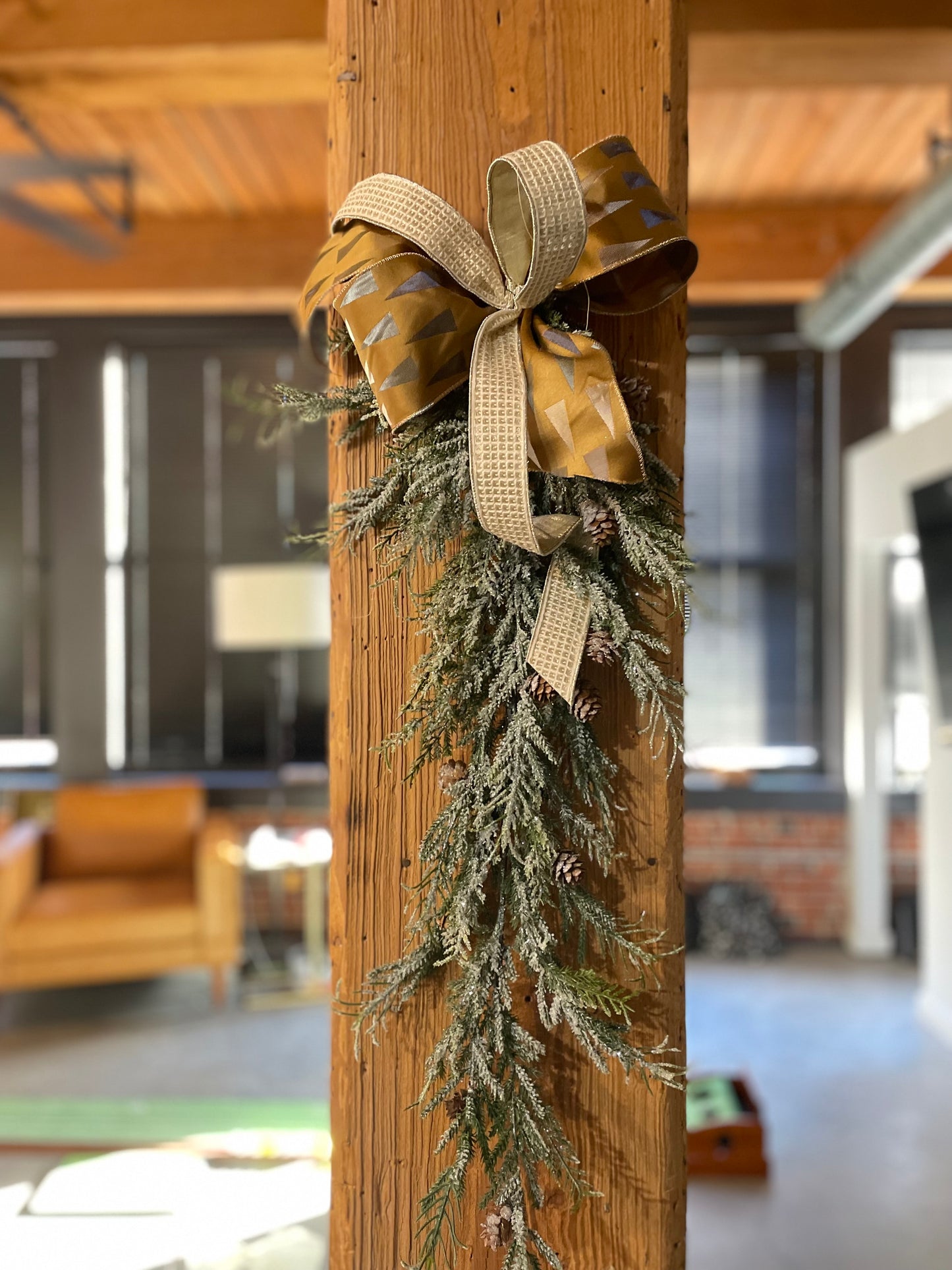 Snowy Herb Pine Teardrop - 30in