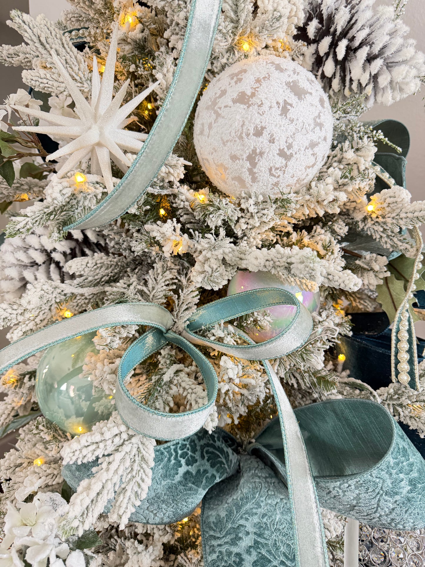 Snow Frost Ball Ornament