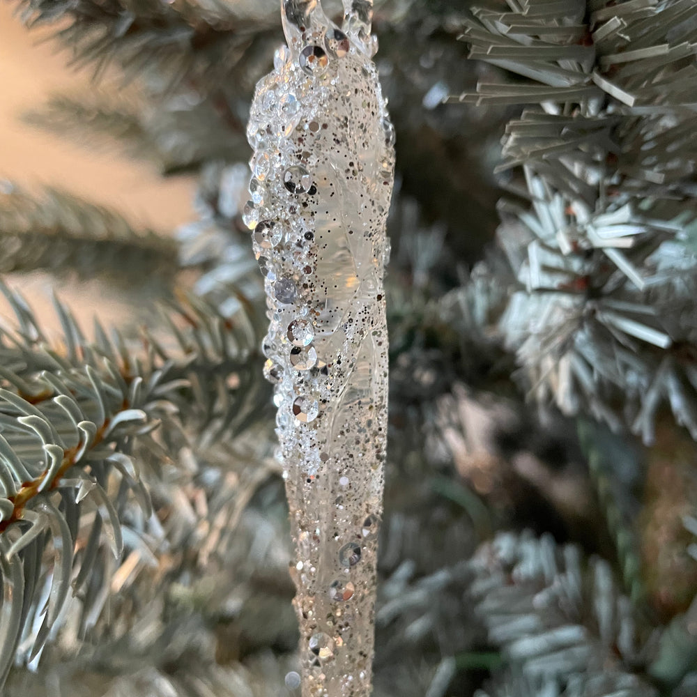 
                      
                        Glass icicle clear with sequins
                      
                    