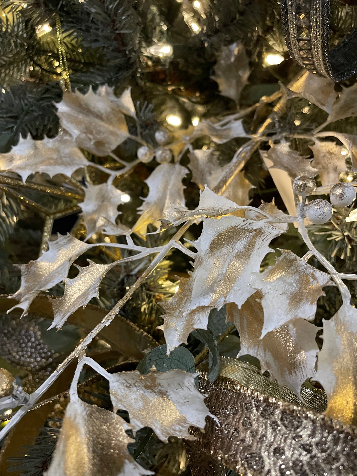 25" White & Gold Holly Stem